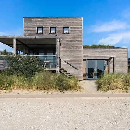 41 - Beachfront | Directly On The With Views Over The Water Ouddorp