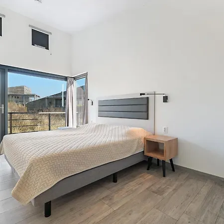 41 - Beachfront | Directly On The With Views Over The Water * Ouddorp
