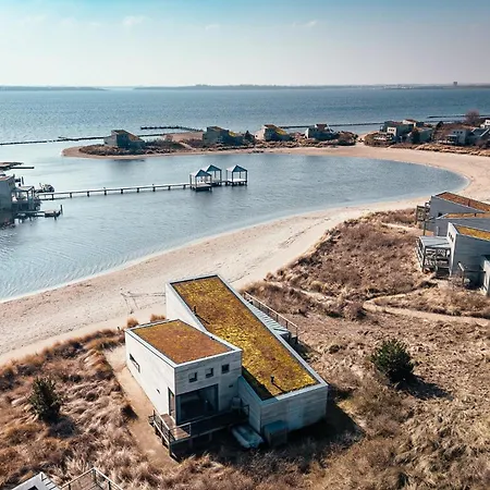41 - Beachfront | Directly On The With Views Over The Water Ouddorp